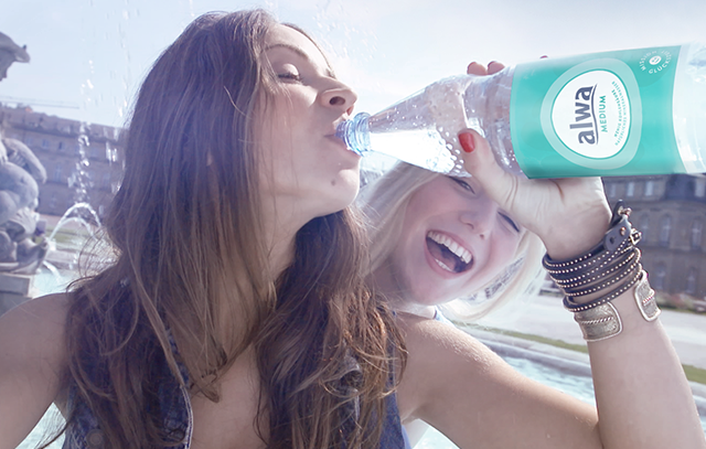 Natürliches Mineralwasser